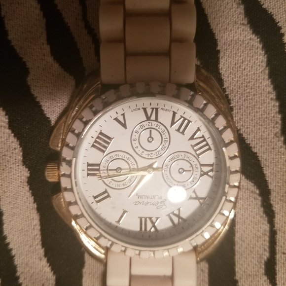 Watch - Picture 3 of 3